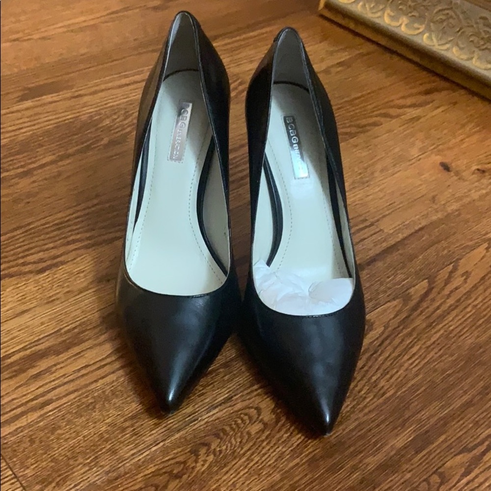 BCBGeneration Black Pumps
